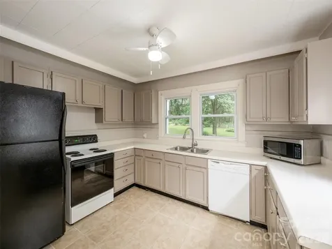 79 Edgewood Drive Arden NC 28704