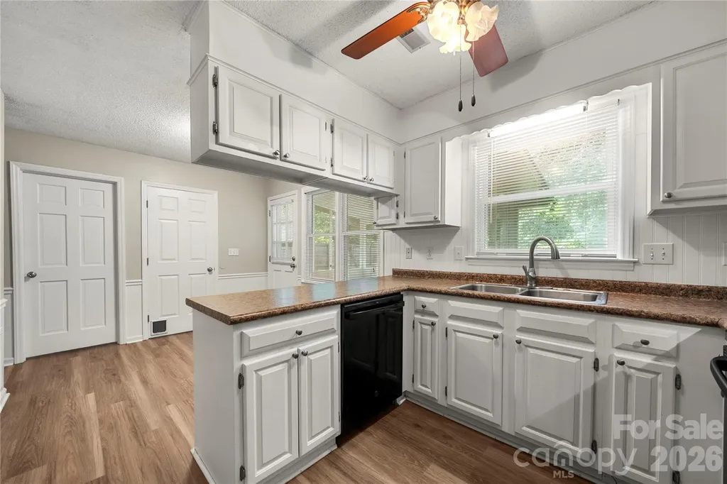 628 Bellows Lane Charlotte NC 28270