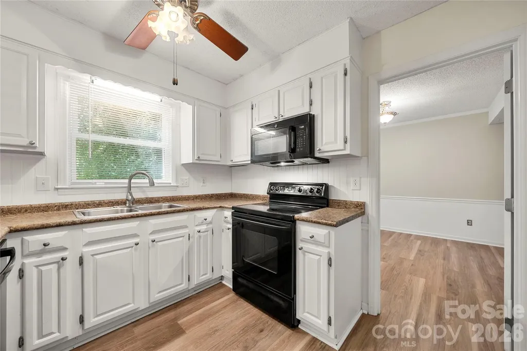 628 Bellows Lane Charlotte NC 28270