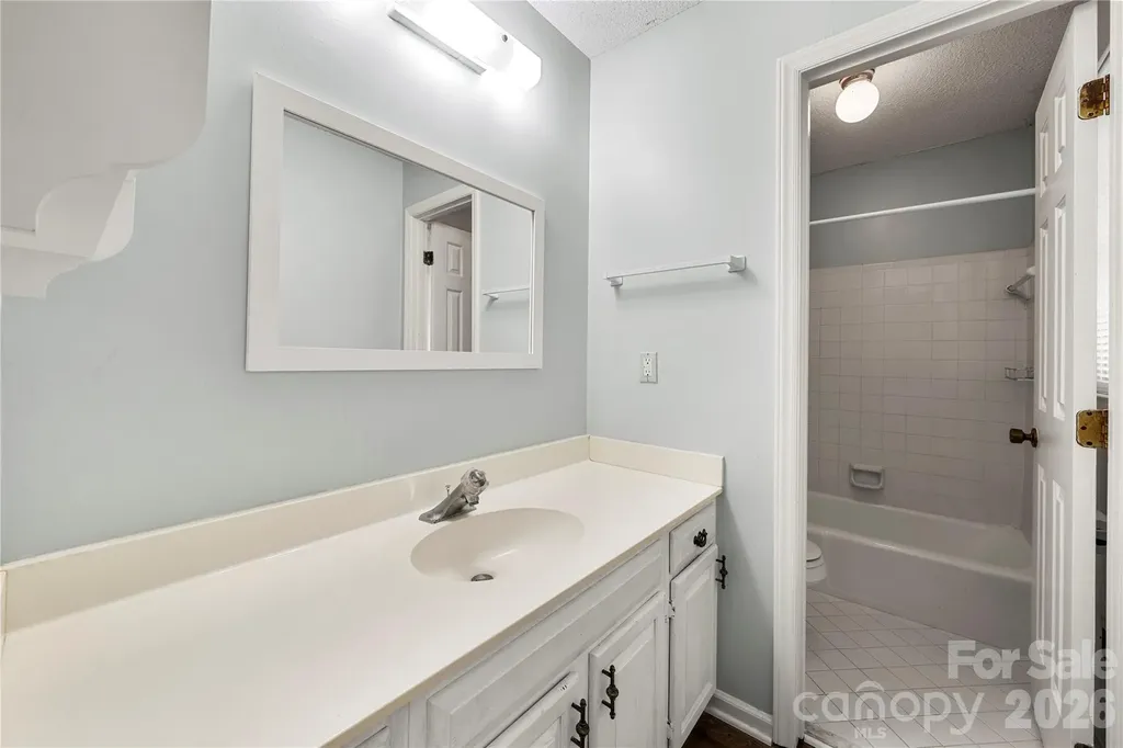 628 Bellows Lane Charlotte NC 28270