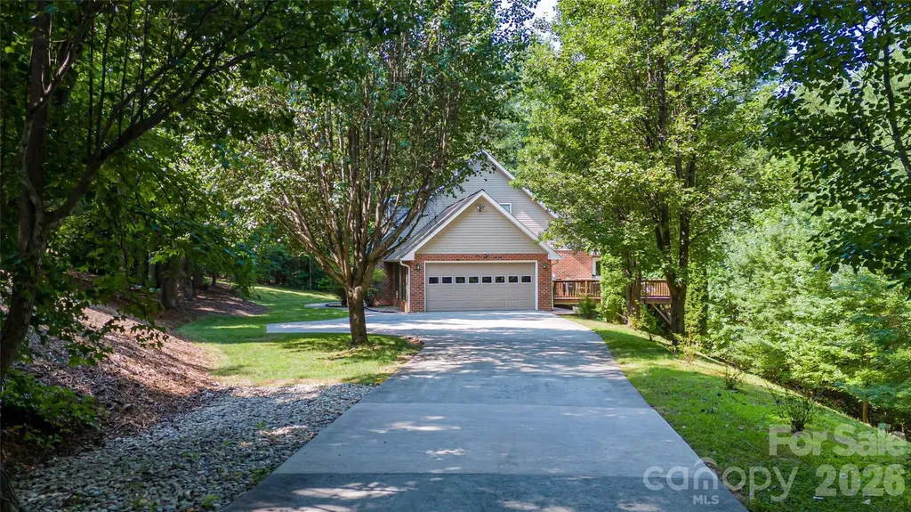 1518 Southpointe Drive Morganton NC 28655