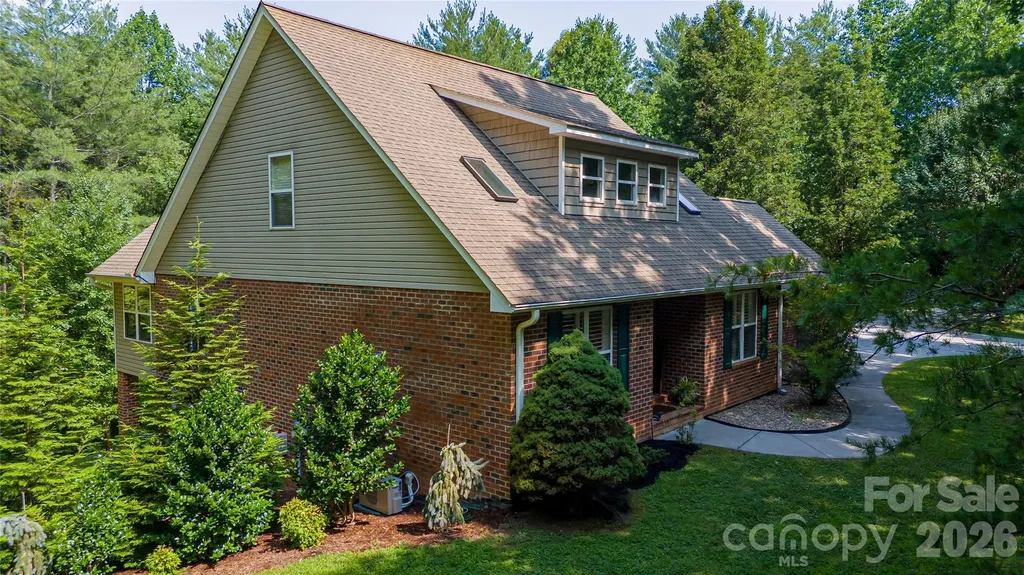 1518 Southpointe Drive Morganton NC 28655
