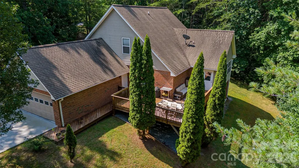 1518 Southpointe Drive Morganton NC 28655