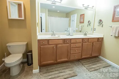 1518 Southpointe Drive Morganton NC 28655