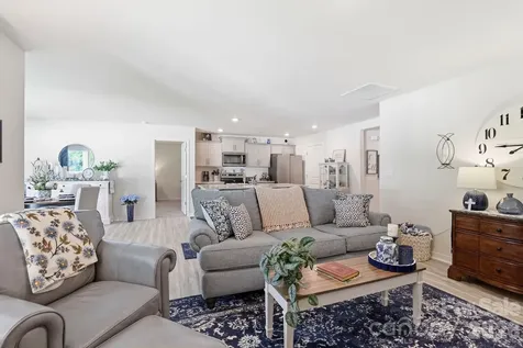 585 N Sparkleberry Street Chester SC 29706