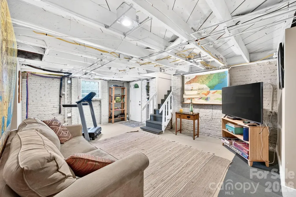15 Westgate Road Asheville NC 28806