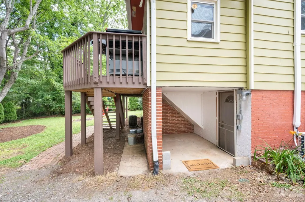 15 Westgate Road Asheville NC 28806