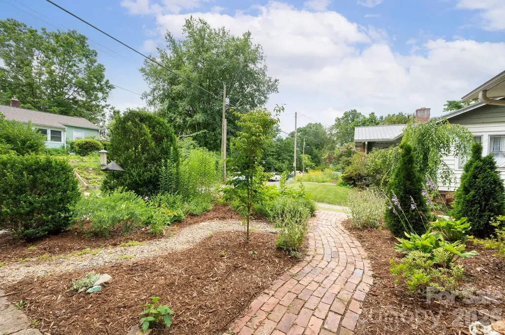 15 Westgate Road Asheville NC 28806