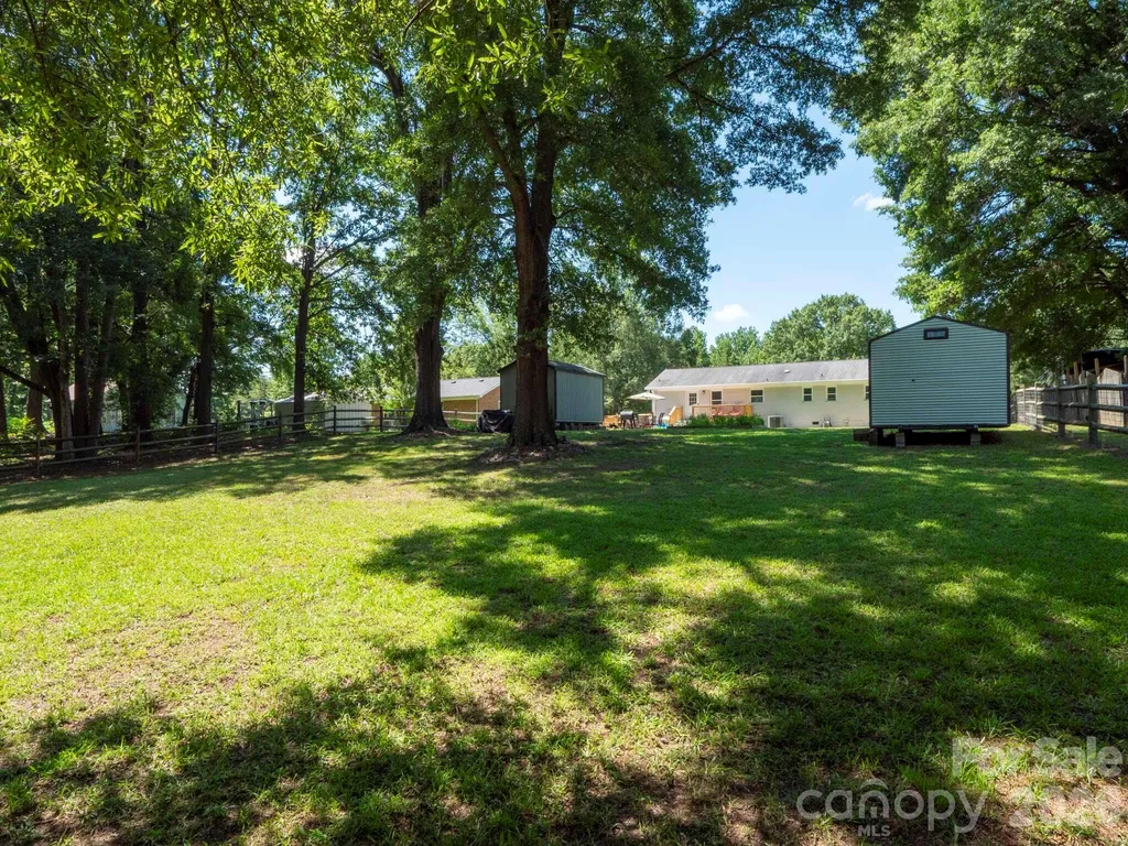 421 Catawba Circle N Matthews NC 28104