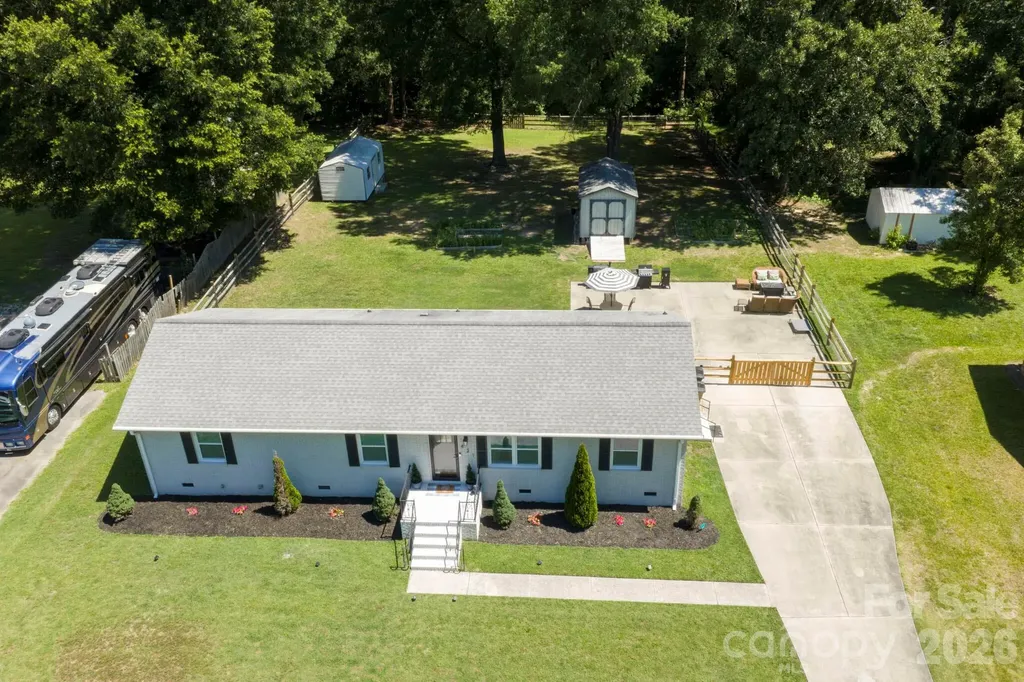 421 Catawba Circle N Matthews NC 28104