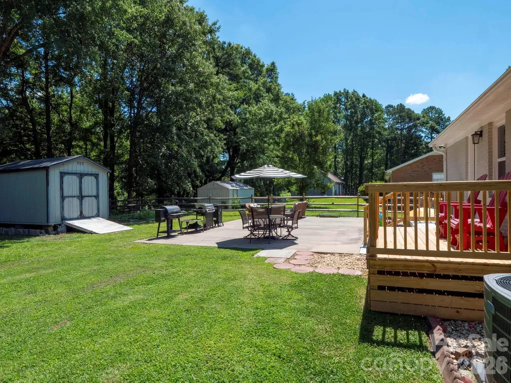 421 Catawba Circle N Matthews NC 28104