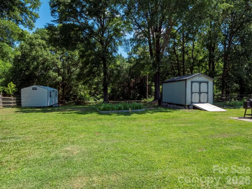 421 Catawba Circle N Matthews NC 28104