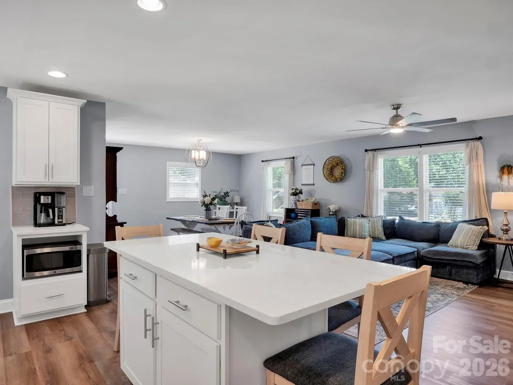 421 Catawba Circle N Matthews NC 28104