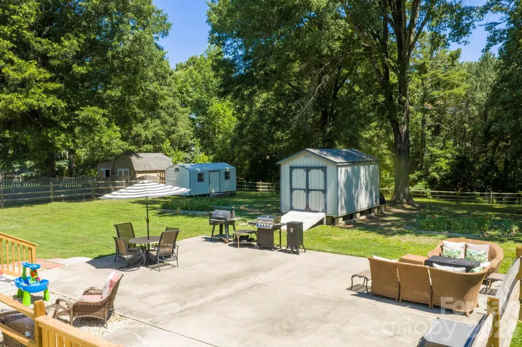 421 Catawba Circle N Matthews NC 28104
