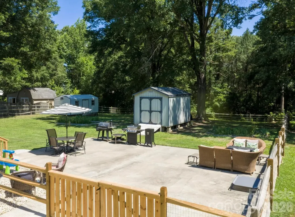 421 Catawba Circle N Matthews NC 28104