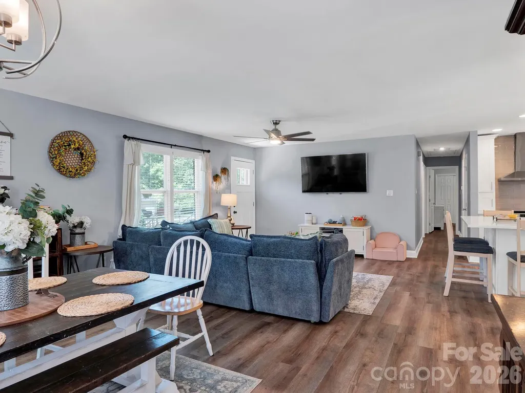 421 Catawba Circle N Matthews NC 28104