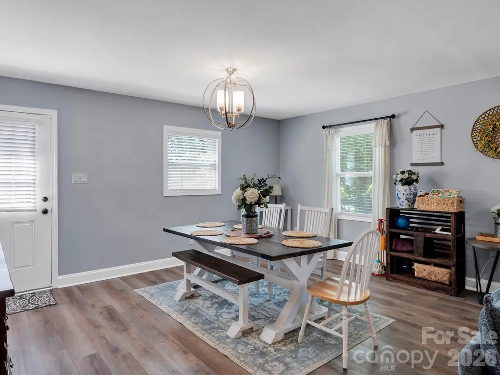 421 Catawba Circle N Matthews NC 28104