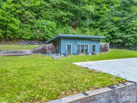 707 Cascade Trail Pisgah Forest NC 28768