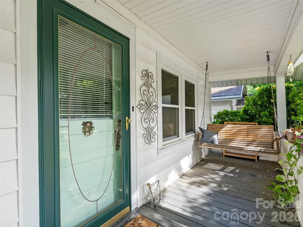 2 Pelzer Street Asheville NC 28804