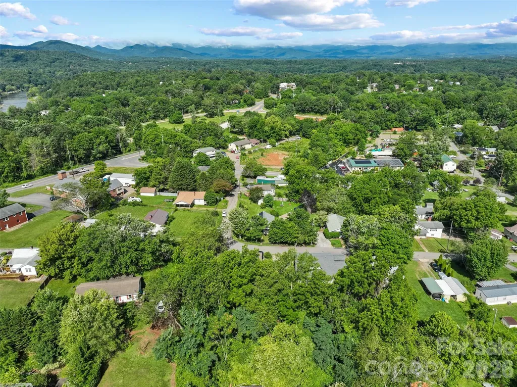 2 Pelzer Street Asheville NC 28804