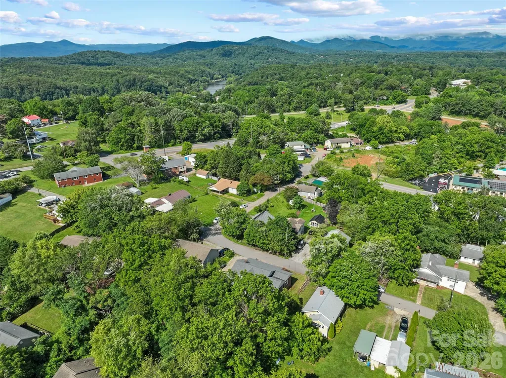 2 Pelzer Street Asheville NC 28804