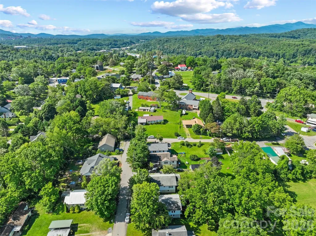 2 Pelzer Street Asheville NC 28804