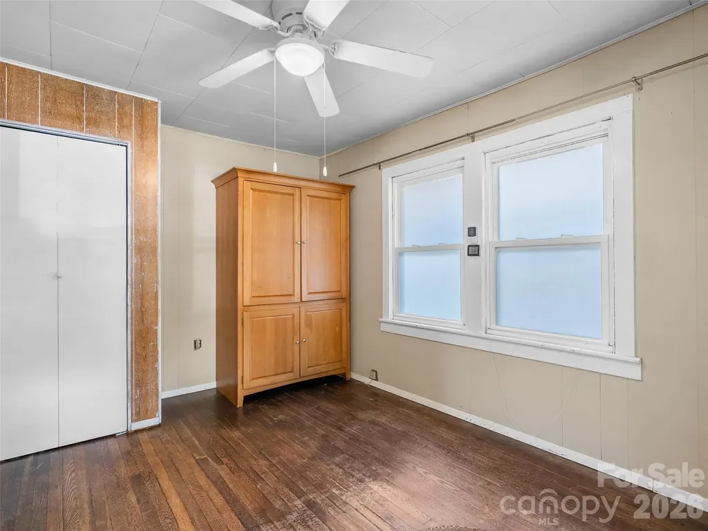 2 Pelzer Street Asheville NC 28804