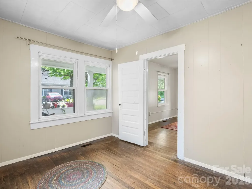 2 Pelzer Street Asheville NC 28804