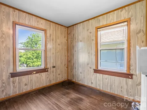 2 Pelzer Street Asheville NC 28804