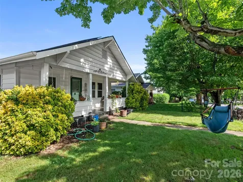 2 Pelzer Street Asheville NC 28804