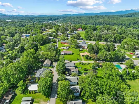 2 Pelzer Street Asheville NC 28804