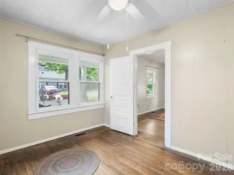 2 Pelzer Street Asheville NC 28804