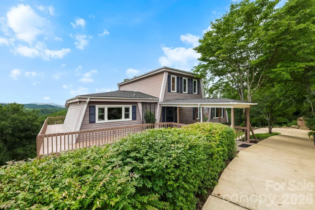 16 Audubon Drive Asheville NC 28804