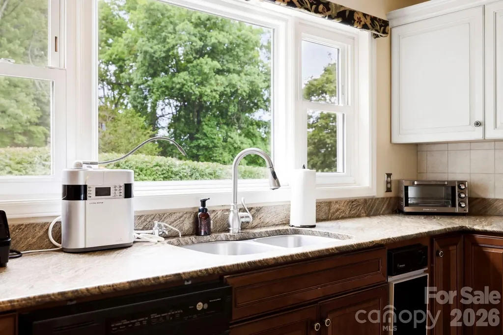 16 Audubon Drive Asheville NC 28804