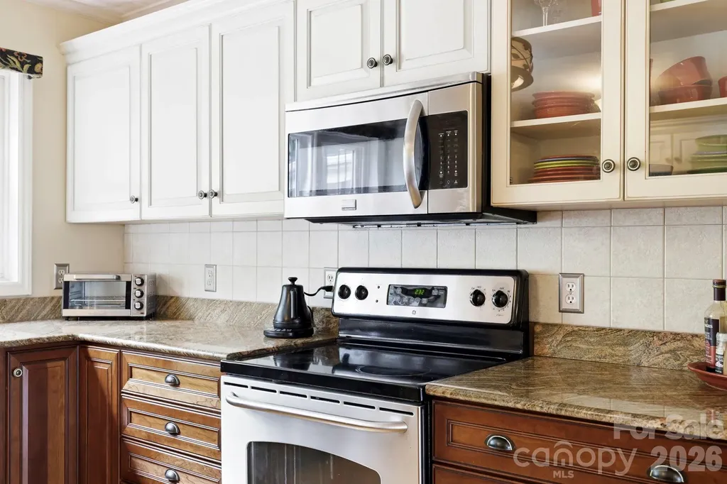 16 Audubon Drive Asheville NC 28804