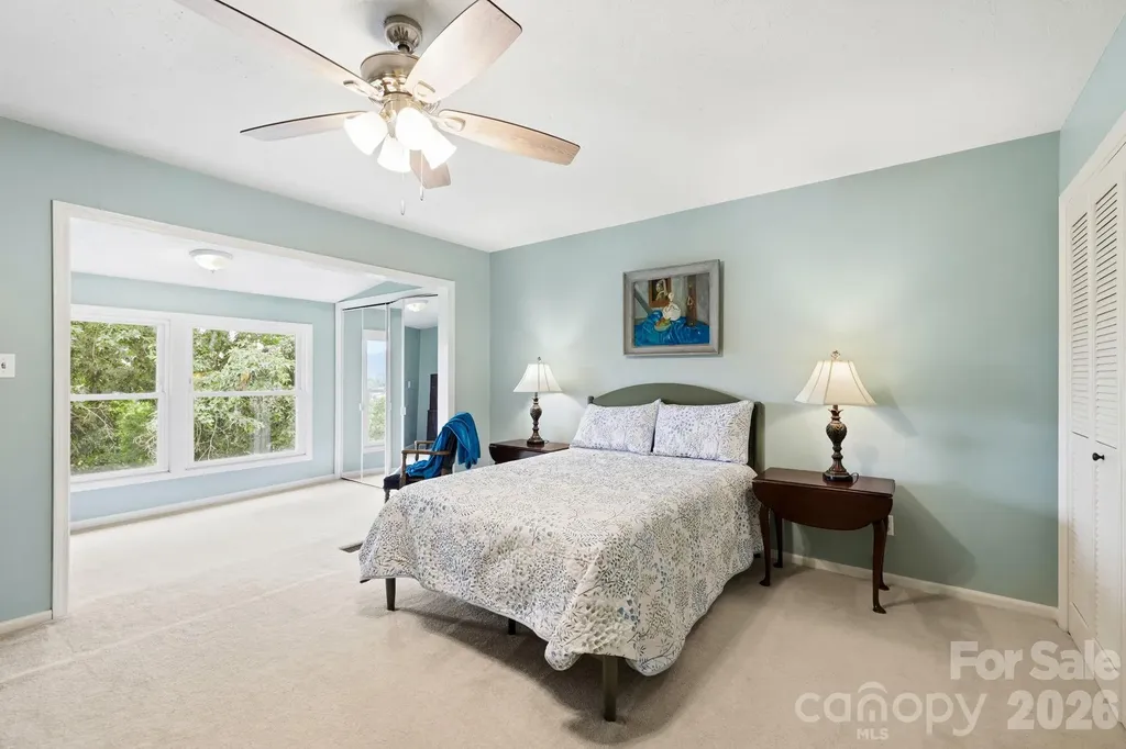 16 Audubon Drive Asheville NC 28804