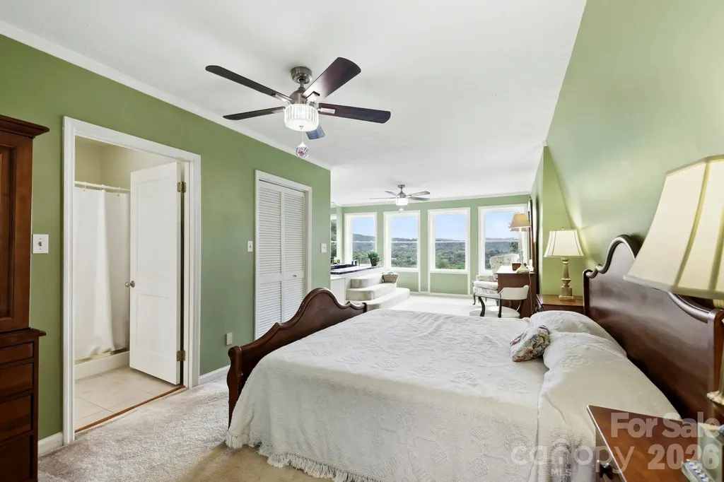 16 Audubon Drive Asheville NC 28804