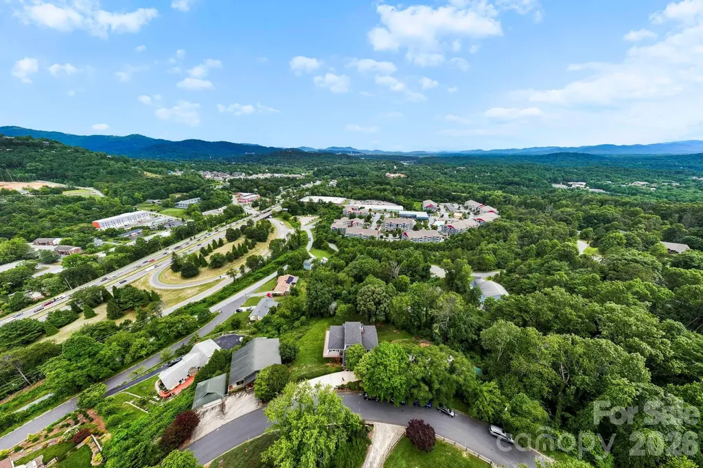 16 Audubon Drive Asheville NC 28804