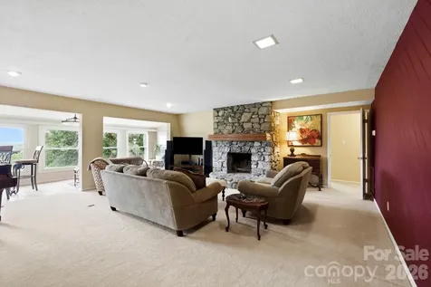 16 Audubon Drive Asheville NC 28804