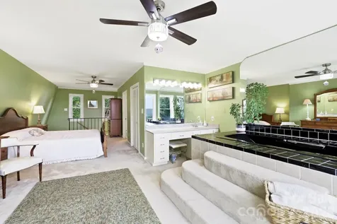 16 Audubon Drive Asheville NC 28804