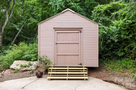 16 Audubon Drive Asheville NC 28804