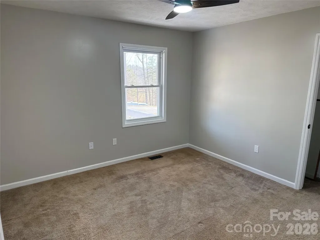 628 Hidden View Loop Marion NC 28752