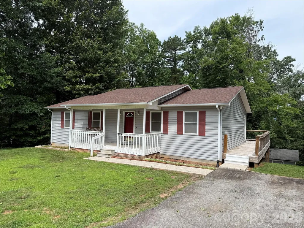628 Hidden View Loop Marion NC 28752