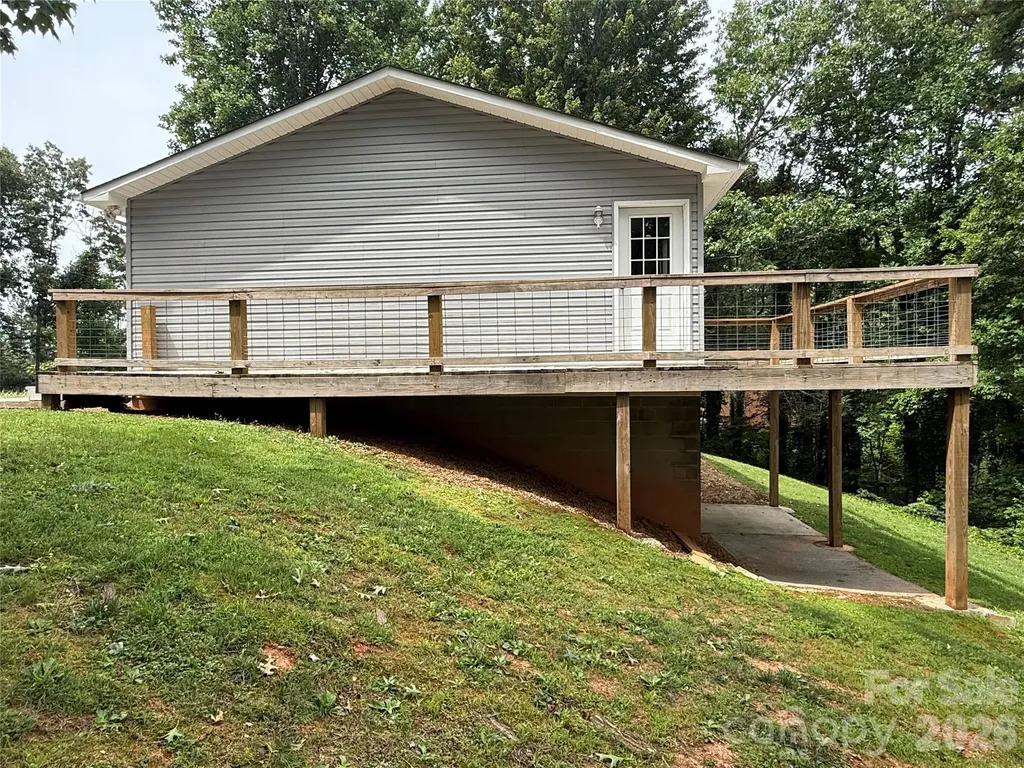 628 Hidden View Loop Marion NC 28752