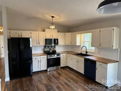 628 Hidden View Loop Marion NC 28752