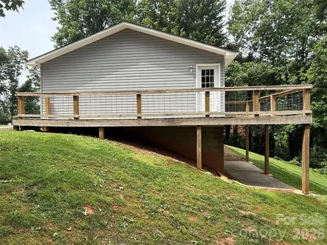 628 Hidden View Loop Marion NC 28752