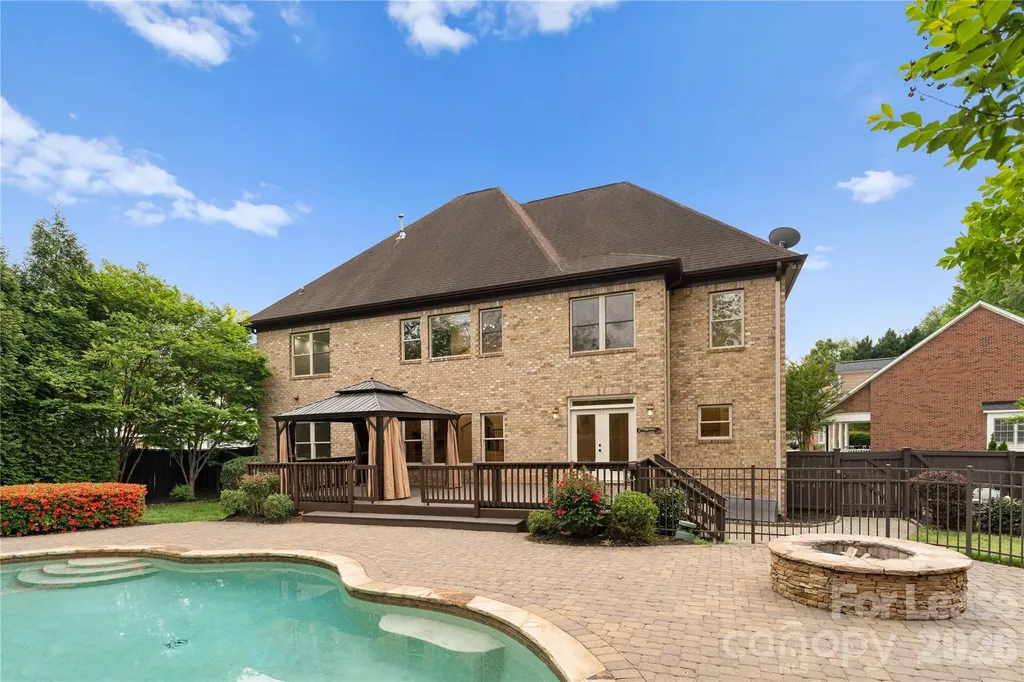 7307 Roseland Avenue Charlotte NC 28277