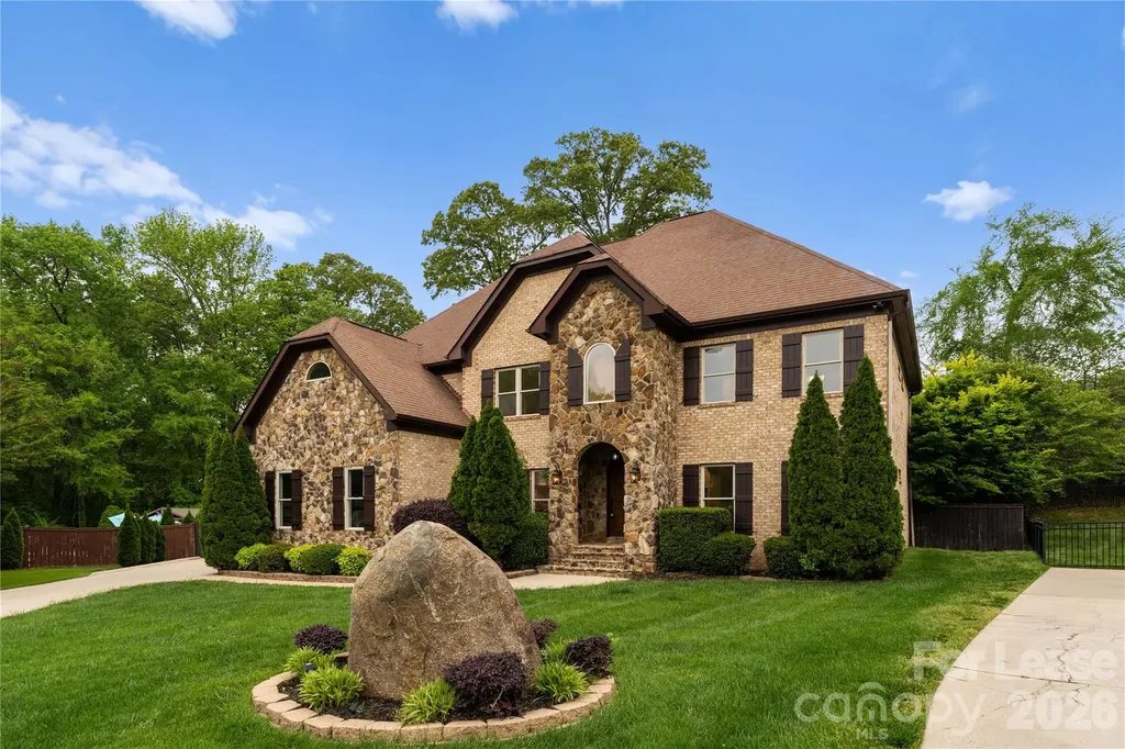 7307 Roseland Avenue Charlotte NC 28277
