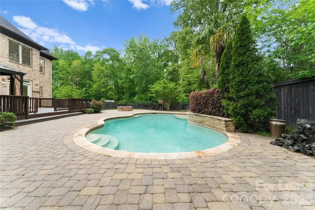7307 Roseland Avenue Charlotte NC 28277