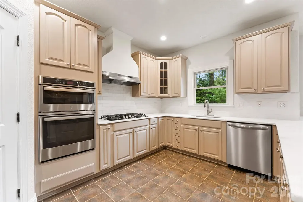 7307 Roseland Avenue Charlotte NC 28277